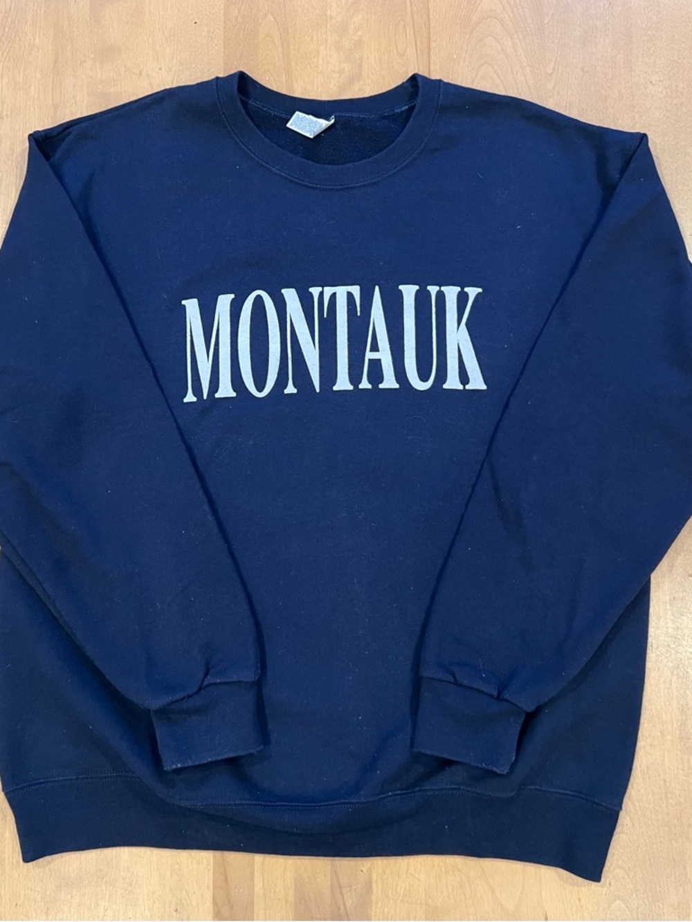 Gildan Navy Crewneck Sweatshirt with White MONTAUK Print Size Large